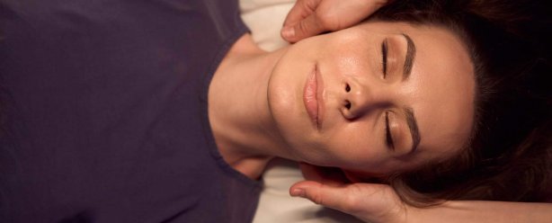 female-getting-head-massage-at-beauty-clinic-2023-08-22-01-11-25-utc.jpg