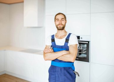 handyman-at-the-kitchen-2021-09-02-09-19-12-utc.jpg