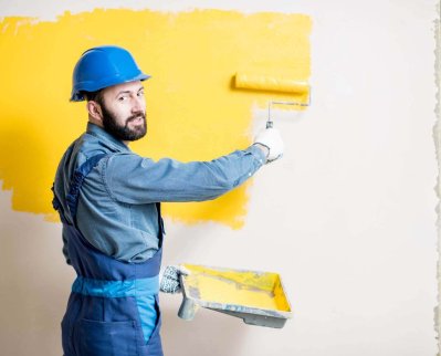repairman-painting-wall-2021-12-13-23-39-30-utc.jpg